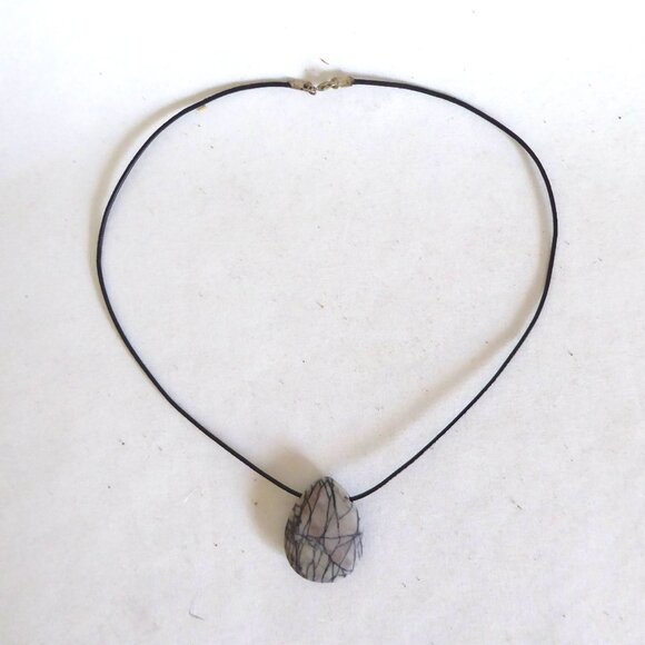 NATURAL BLACK LINE ZEBRA JASPER STONE PENDANT NECKLACE - Picture 2 of 8